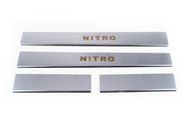 Dodge Nitro 2006–2011 Nerezové kryty prahů Carmos na spodní část (nerez) fotografie 2