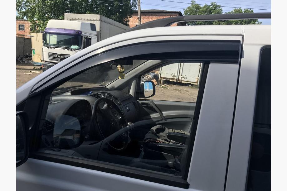 Mercedes Vito W639 2004–2014 Deflektory oken (2 ks, Sunplex Sport) Fotografie 3