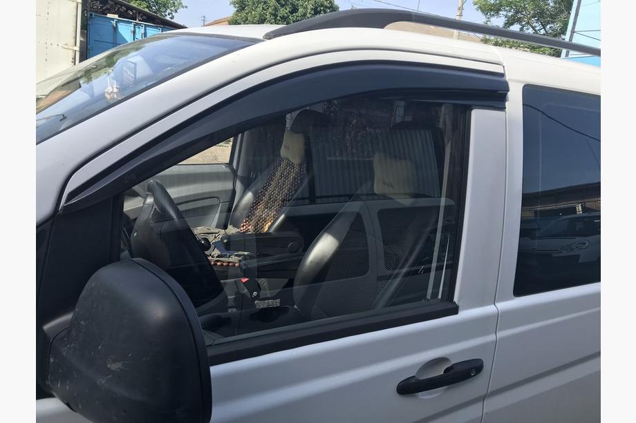 Mercedes Viano 2004–2014 Deflektory oken (2 ks, Sunplex Sport) Fotografie 3