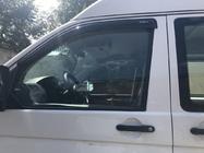 Volkswagen T5 2010–2015 Deflektory oken (2 ks, MyRacing) fotografie 2