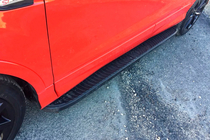 Ford Kuga/Escape 2013–2019 Boční nášlapy Tayga Black (2 ks, hliník) fotografie 2