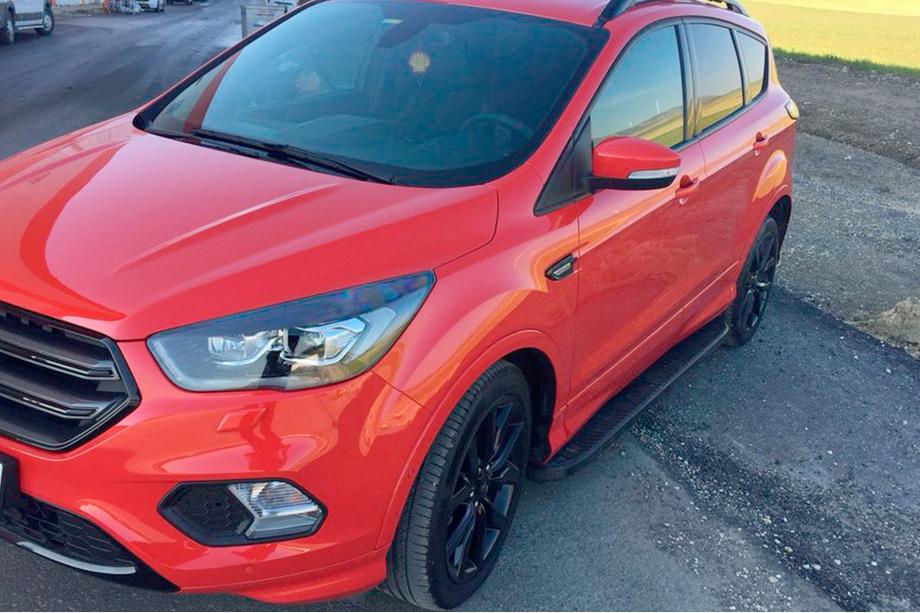 Ford Kuga/Escape 2013–2019 Boční nášlapy Tayga Black (2 ks, hliník) Image