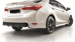 Toyota Corolla 2013–2019 Rohy předního a zadního nárazníku (k lakování) fotografie 3