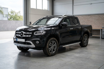 Mercedes X-Class 2017–2020 Boční nášlapy BlackLine (2 ks, hliník) fotografie 1