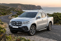 Mercedes X-Class 2017–2020 Boční nášlapy RedLine V1 (2 ks, hliník) fotografie 1