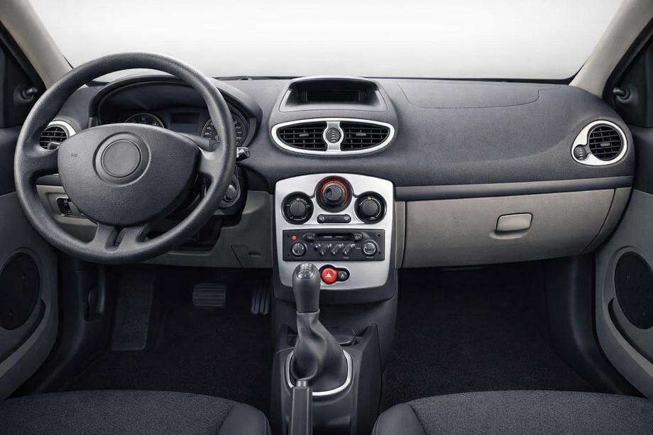 Renault Clio III 2005–2012 Kryty palubní desky 2008-2012 Image