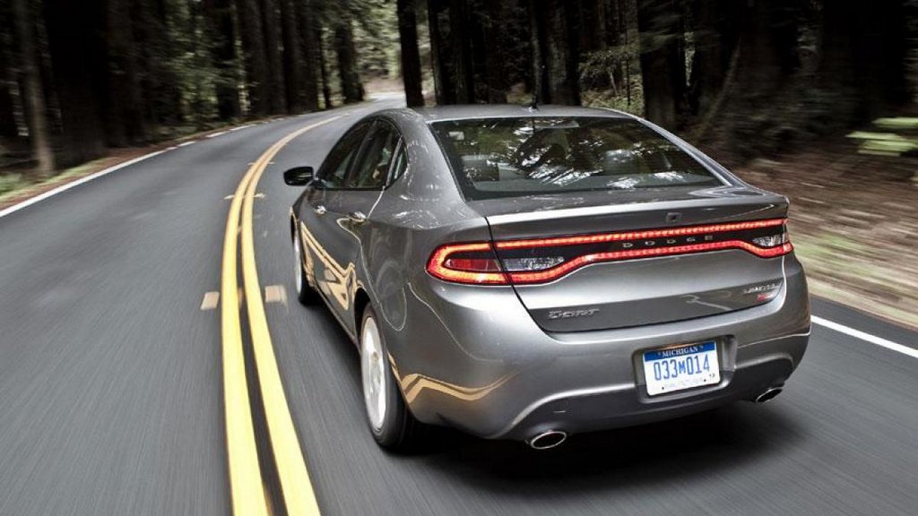 Recenze sedanu Dodge Dart