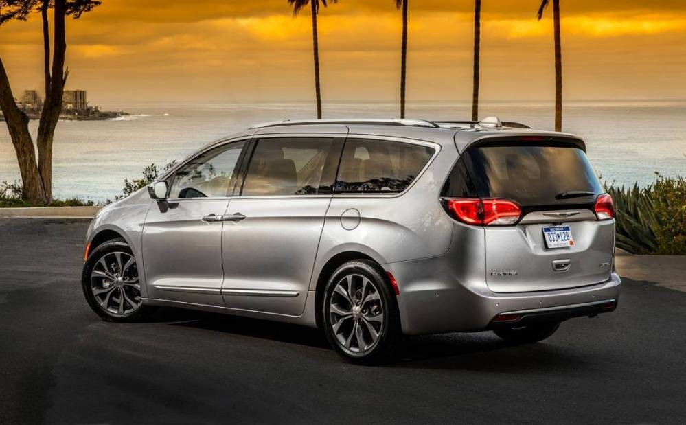 Recenze minivanu Chrysler Pacifica