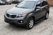 Kia Sorento II XM 2009–2014 Boční nášlapy Tayga Black (2 ks, hliník) 2010–2013 fotografie 1