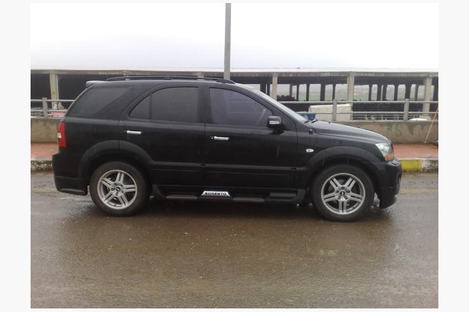 Kia Sorento I BL 2002–2009 Boční prahy Meliset (2 ks, k lakování) Image