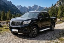 Nissan Navara/NP300 2016– Boční nášlapy Allmond Grey (2 ks, hliník) fotografie 1