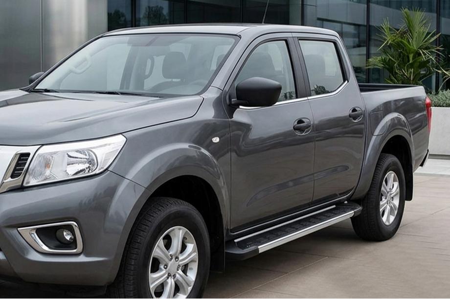 Nissan Navara/NP300 2016– Boční nášlapy RedLine V1 (2 ks, hliníkové) Image