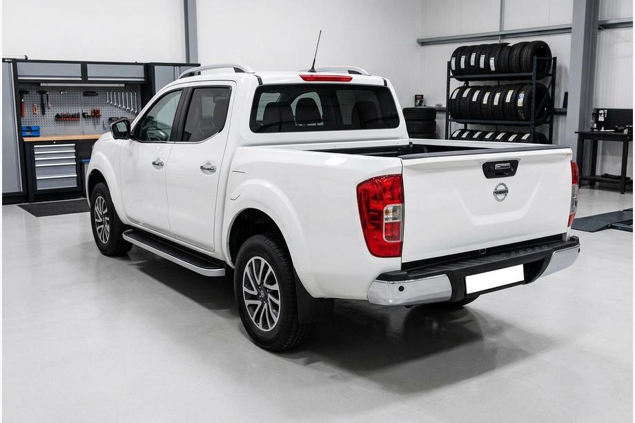 Nissan Navara/NP300 2016– Boční nášlapy Tayga Grey (2 ks, hliníkové) Image