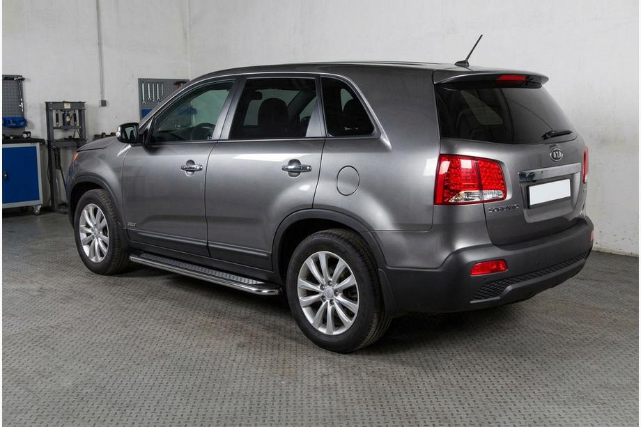 Kia Sorento II XM 2009–2014 Boční prahy Maydos V2 (2 ks, hliník ↗ nerez) 2010–2013 Image