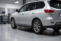 Nissan Pathfinder R52 2012–2021 Boční nášlapy Allmond Black (2 ks, hliník) fotografie 1