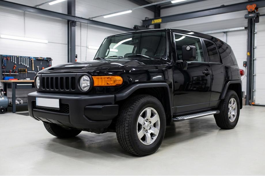 Toyota FJ Cruiser 2006–2022 Boční nášlapy Line (2 ks, hliník) Fotografie 1