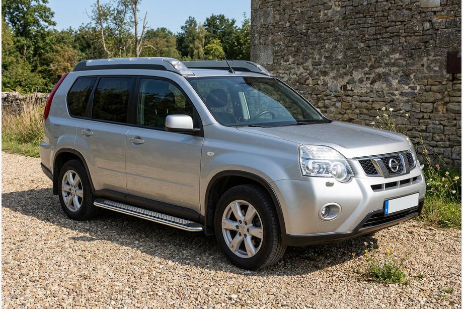 Nissan X-trail T31 2007–2014 Boční prahy Maydos V2 (2 ks, hliník ↗ nerez) Image