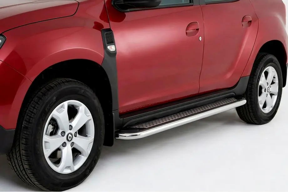Dacia Duster 2018–2024 Boční prahy Maydos V2 (2 ks, hliník ↗ nerez) Image