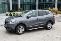 Renault Kadjar 2015–2022 Boční prahy Maydos V2 (2 ks, hliník ↗ nerez) fotografie 1