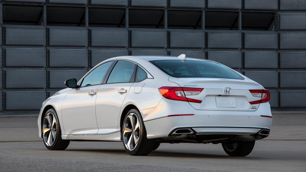 Test sedanu Honda Accord desáté generace