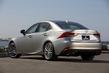 Modernizovaný sedan Lexus IS fotografie 2
