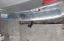 Volkswagen Passat B7 2012–2015 Nerezová lišta na zadní nárazník Carmos (SW) fotografie 8