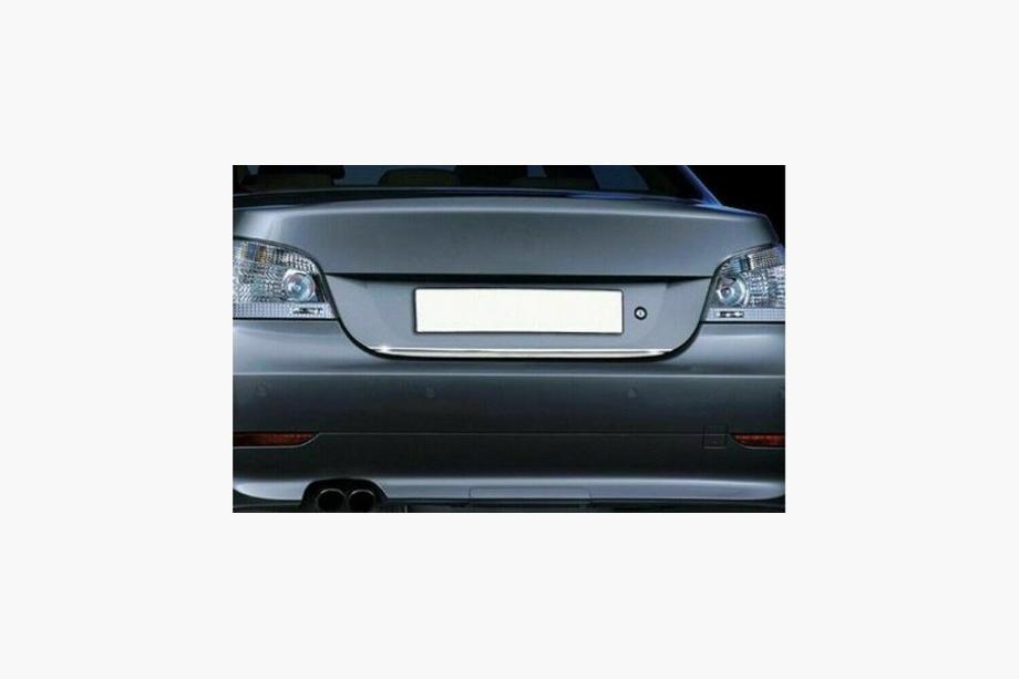 BMW řada 5 E60/E61 2003–2010 Nerezová lišta na hranu víka kufru Fotografie 4