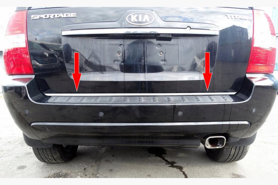 Kia Sportage 2004–2010 Nerezová lišta na hranu víka kufru Image