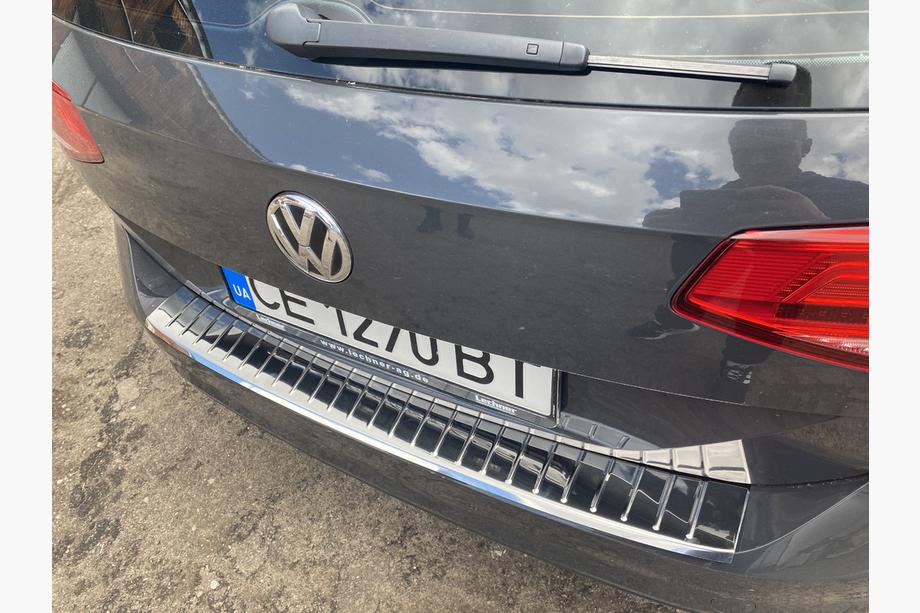 Volkswagen Passat B8 2015–2023 Chromová lišta na zadní nárazník Carmos V1 (SW) Fotografie 6