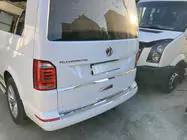 Volkswagen T6 2015–2024 Ochranná lišta zadního nárazníku Carmos V1 lesklá (1 dveře, nerez) fotografie 2