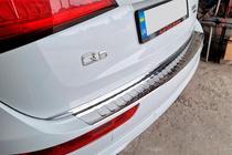 Audi Q5 2008–2017 Nerezová lišta na zadní nárazník Carmos fotografie 4