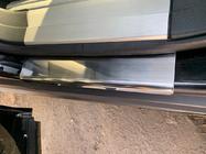 Range Rover III L322 2002–2012 Kryty prahů Carmos (4 ks, nerez) fotografie 6