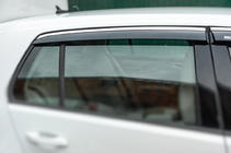 Volkswagen Golf 7/E-Golf 2012–2020 Okenní deflektory s chromovou lištou HB (4 ks, Niken) fotografie 4