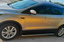 Ford Kuga/Escape 2013–2019 Boční nášlapy Maydos V2 (2 ks, hliník + nerez) S lakovanými lištami na dveřích fotografie 9