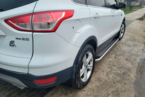 Ford Kuga/Escape 2013–2019 Boční nášlapy Maydos V2 (2 ks, hliník + nerez) S lakovanými lištami na dveřích fotografie 2