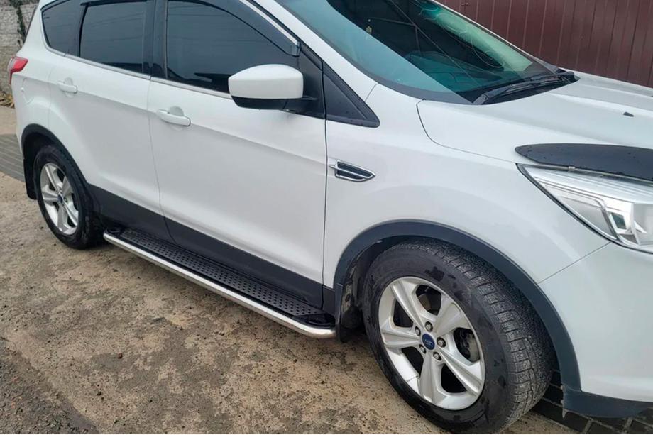 Ford Kuga/Escape 2013–2019 Boční nášlapy Maydos V2 (2 ks, hliník + nerez) Fotografie 3