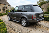 Range Rover III L322 2002–2012 Boční prahy Maydos V2 (2 ks, hliník ↗ nerez) fotografie 1