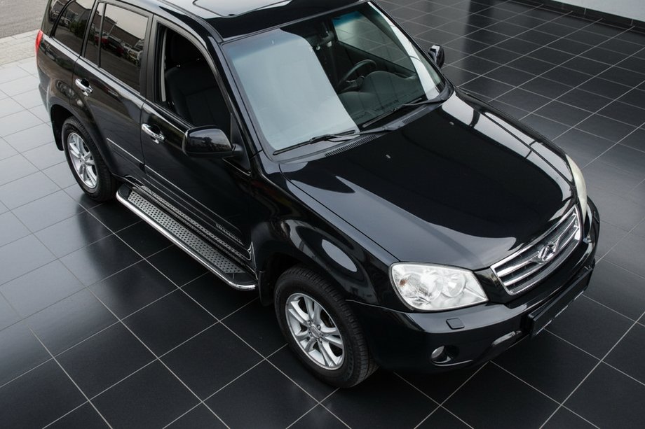 Chery Tiggo 3 2005– Boční prahy Maydos V2 (2 ks, hliník ↗ nerez) Image
