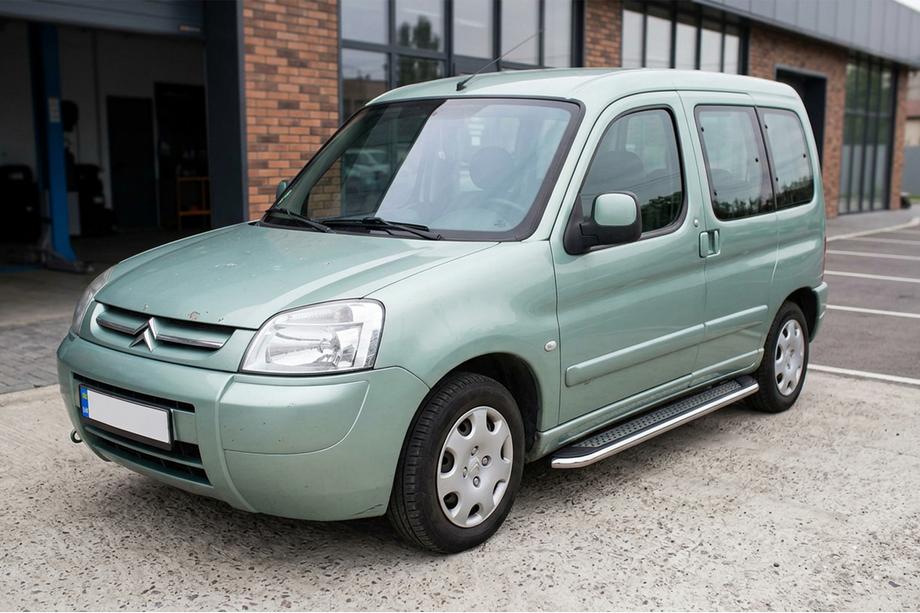 Citroen Berlingo 1996–2008 Boční prahy Maydos V2 (2 ks, hliník ↗ nerez) Image
