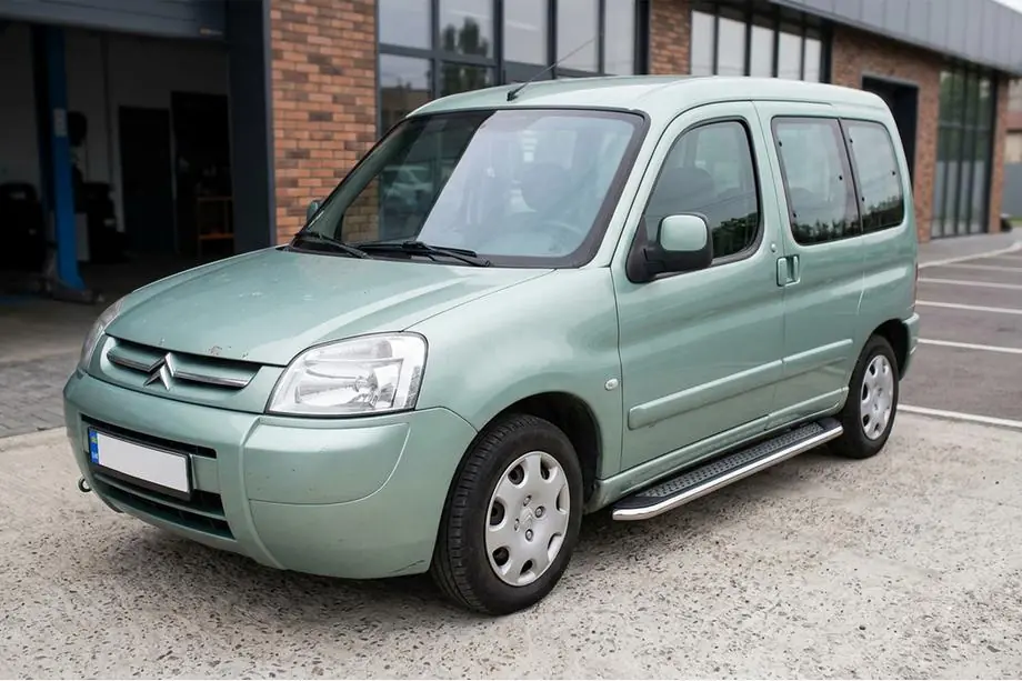 Citroen Berlingo 1996–2008 Boční prahy Maydos V2 (2 ks, hliník ↗ nerez) Image