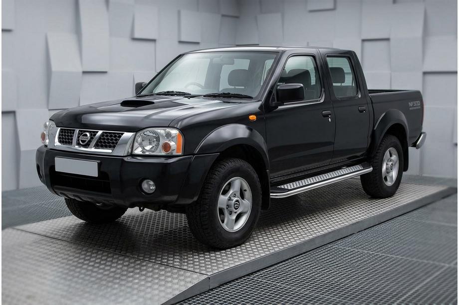 Nissan NP300 1999–2015 Boční prahy Maydos V2 (2 ks, hliník ↗ nerez) Image