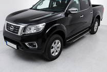 Nissan Navara/NP300 2016– Boční prahy Bosphore Grey (2 ks, hliník) fotografie 1