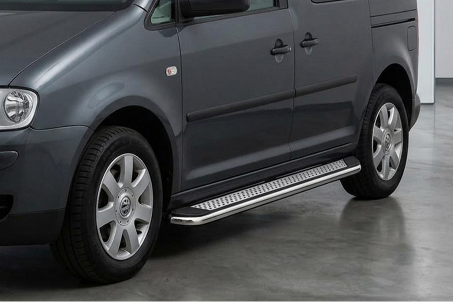 Volkswagen Caddy 2010–2015 Boční prahy Maydos V2 (2 ks, hliník ↗ nerez) krátký rozvor Image