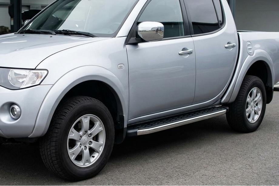Fiat Fullback 2016– Boční prahy BlackLine (2 ks, hliník) Image