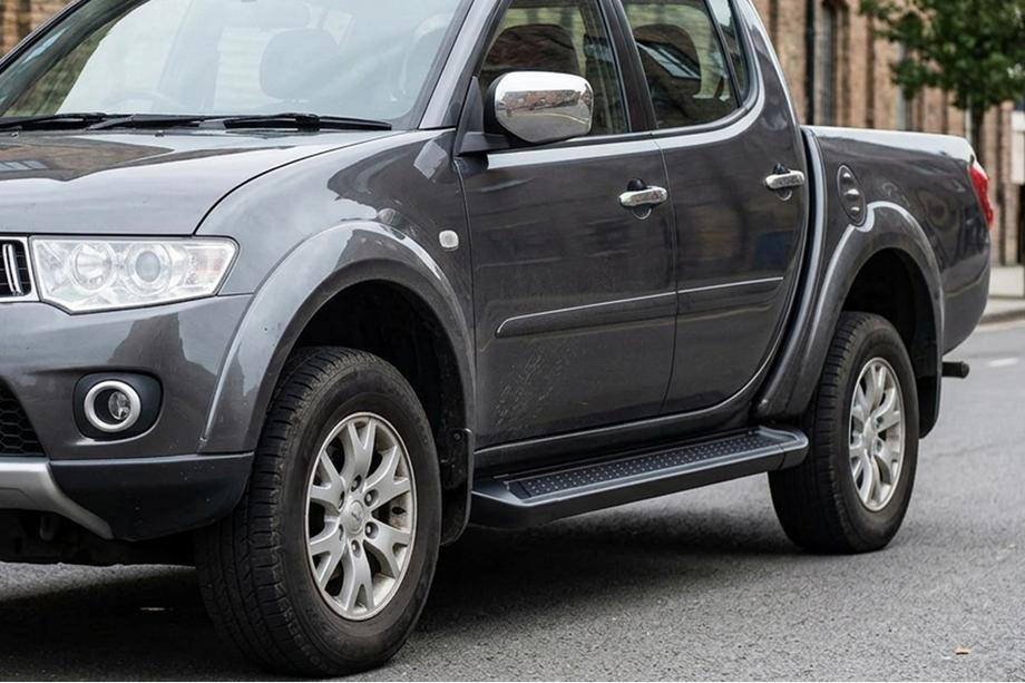 Fiat Fullback 2016– Boční nášlapy Allmond Black (2 ks, hliník) Image
