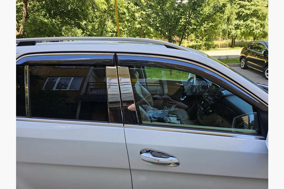 Mercedes GLE/ML třída W166 2011–2018 Nerezové lišty sloupků dveří (6 ks) Fotografie 2