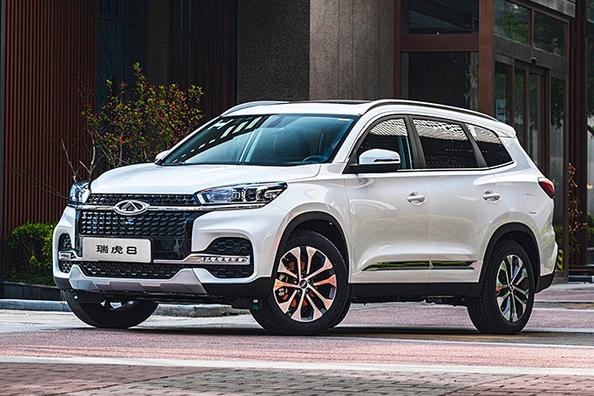 Sedmimístný crossover Chery Tiggo 8