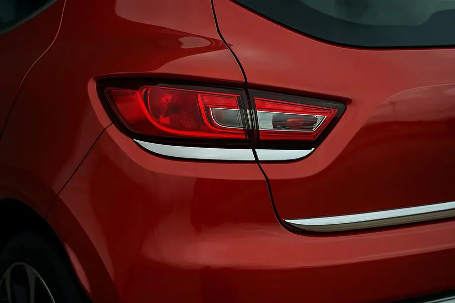 Renault Clio IV 2012–2019 Kryty zadních světel (2 ks, černý chrom) Image