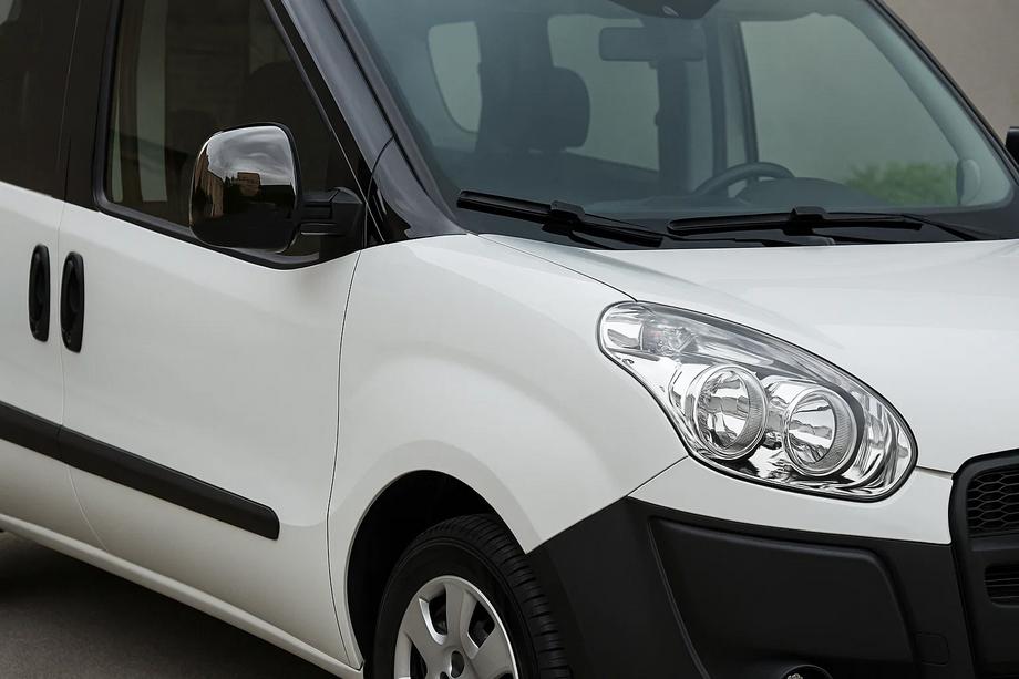 Fiat Doblo II 2010–2022 Kryty zrcátek černý chrom (2 ks, plast) Image
