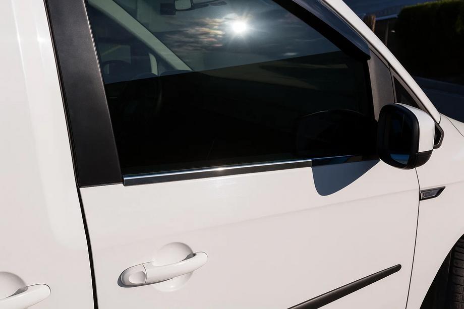 Volkswagen Caddy 2015–2020 Okenní lišty černý chrom (2 ks, nerez) Image